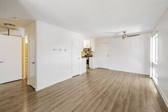 Building Photo - Oak Park Apartments