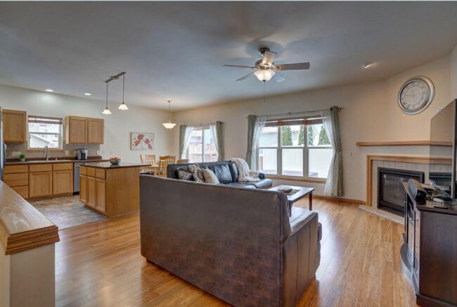 Foto del edificio - 238 Wind Stone Dr