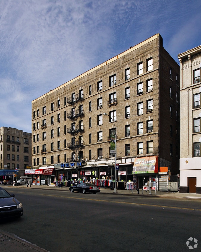 Building Photo - 601 W 174th St