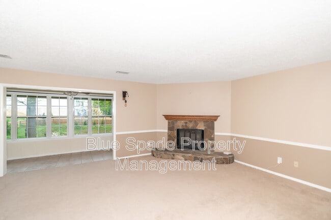 Building Photo - 2106 Palmyra Dr