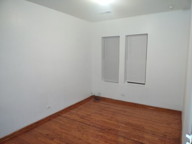 Building Photo - 7310 S Yates Blvd