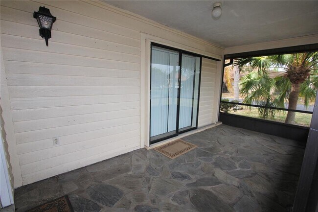 Foto del edificio - 4161 66th St Cir W