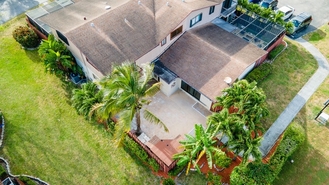 Building Photo - 4245 Landar Dr