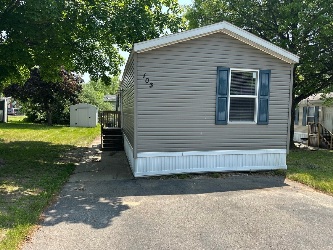 Primary Photo - 103 Pepper Ln