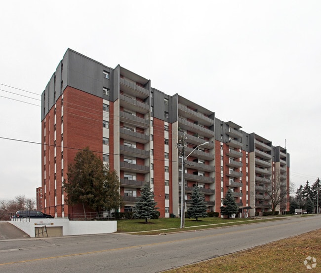 Building Photo - Tower On The Green