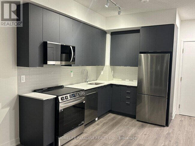 Photo du bâtiment - 812 - 812-225 MALTA AVENUE