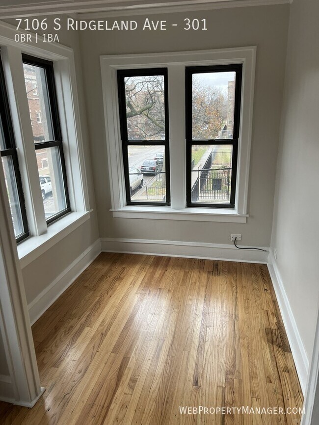 Foto del edificio - 7106 S Ridgeland Ave