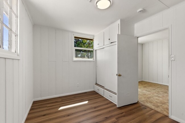 Building Photo - 4204-4216 E Washington Ave