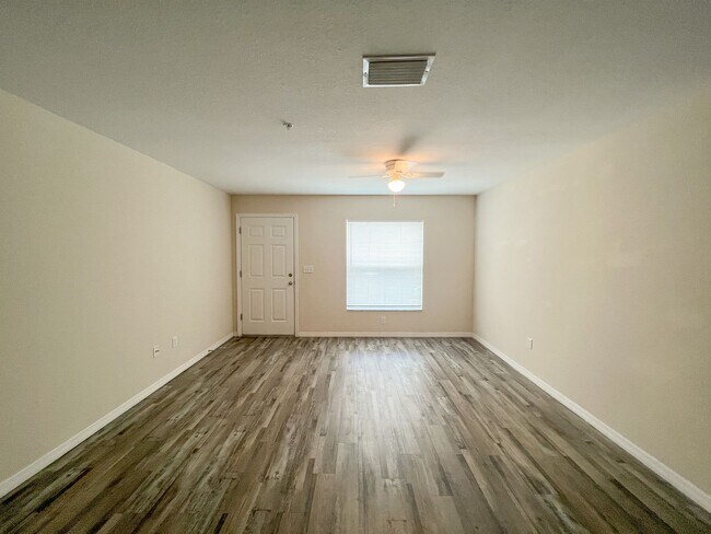 Building Photo - Charming 2 Bedroom, 2 Bathroom Home in Oca...