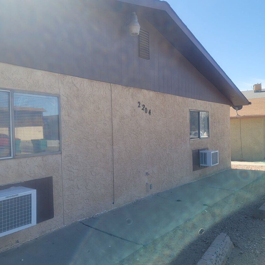 Foto principal - 2204 N Tucker Ave