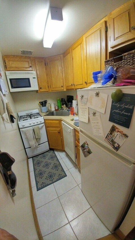 Primary Photo - 284 W End Ave