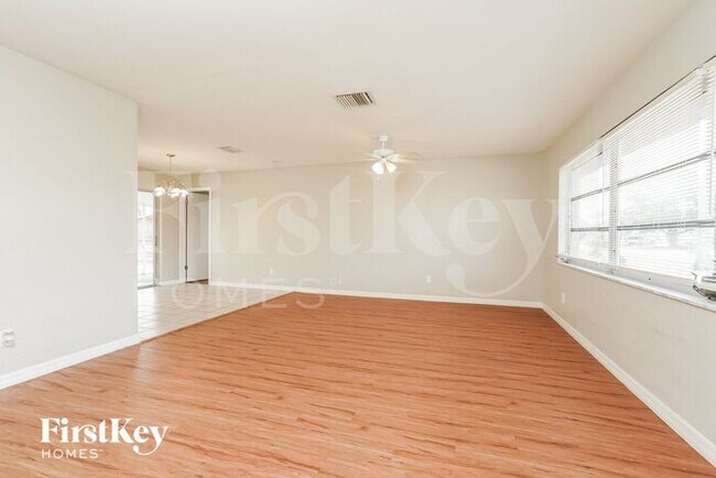 Foto del edificio - 1407 SE 35th St