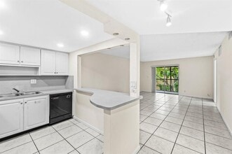 Building Photo - 253 S Cypress Rd