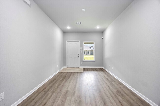 Foto del edificio - 8215 Lawler St