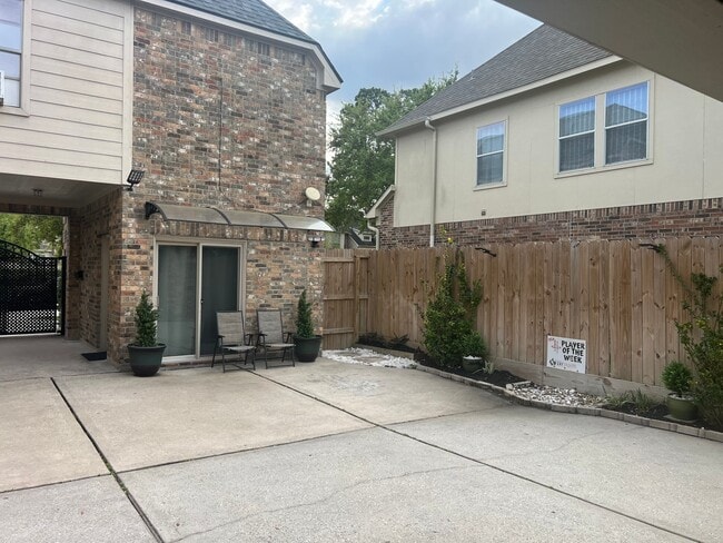 Building Photo - 14014 Summer Ash Ln