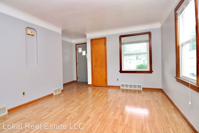 Foto del edificio - 3 br, 1 bath House - 4517 W. 157th Street