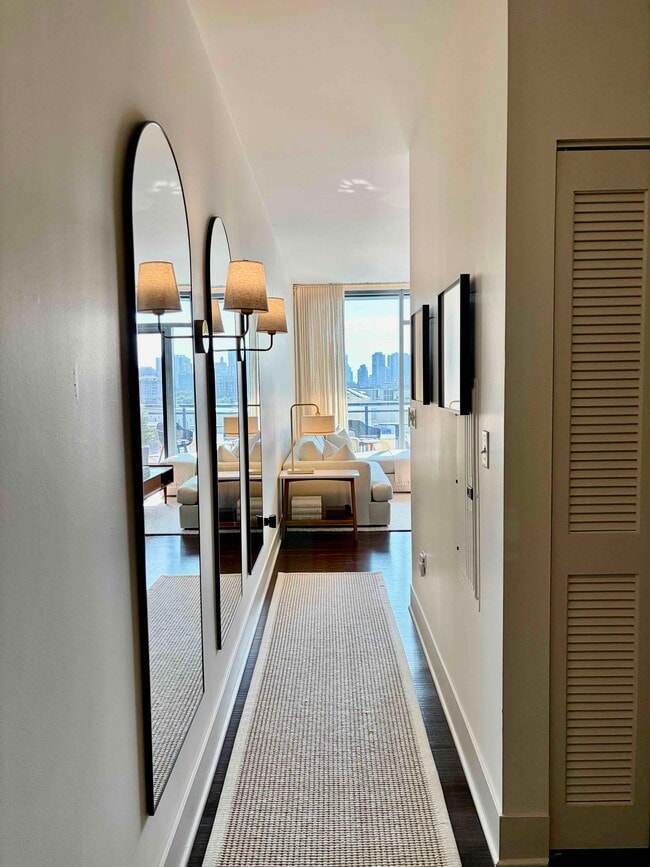 Foyer - 1500 N Halsted St