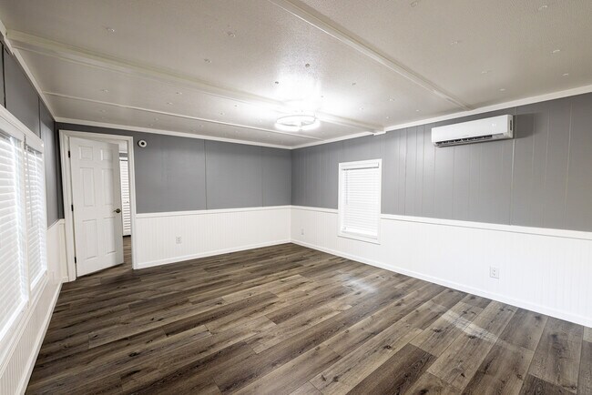 Foto del edificio - 4413 Basswood St