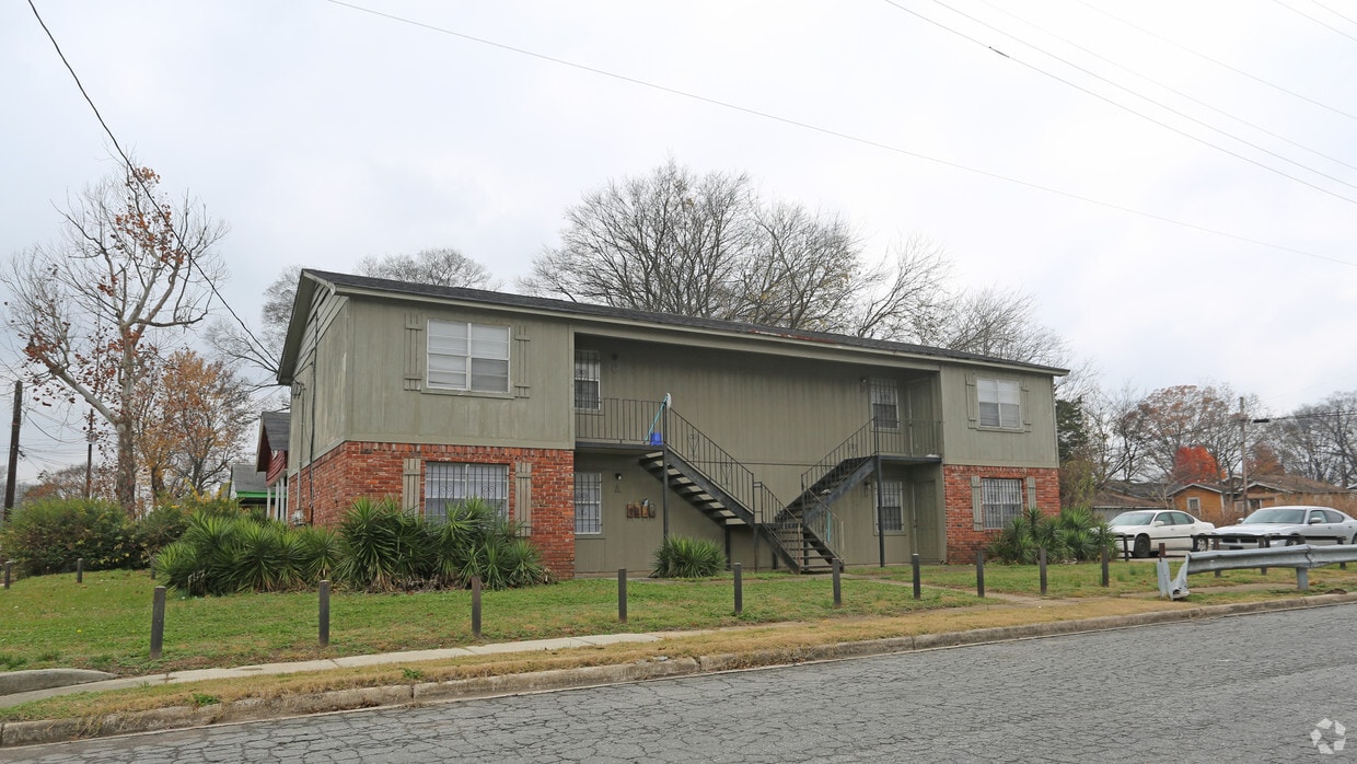 Primary Photo - 2800 Avenue D