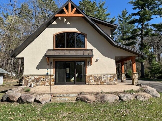 Foto del edificio - 1 Bedroom plus spacious loft on Gull Lake!...