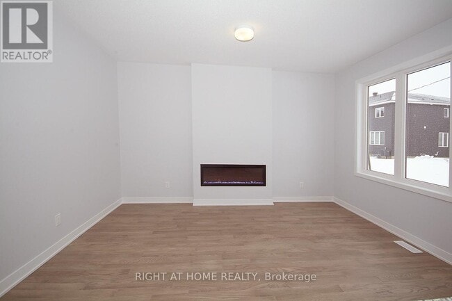 Building Photo - 274 Ormiston Cres