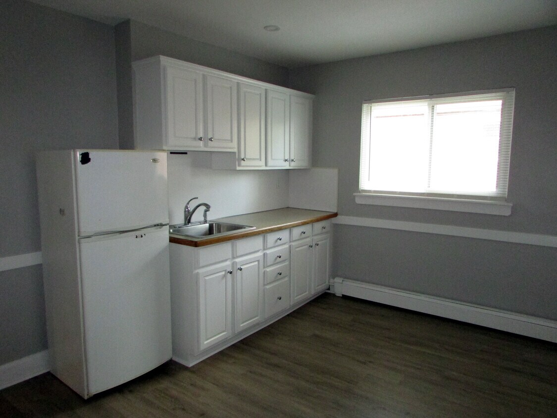 Primary Photo - 1 Olive St
