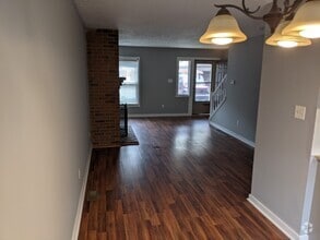 Building Photo - 440 Edinburgh Rd