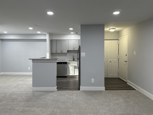 Foto del edificio - Tysons Glen Apartments and Townhomes