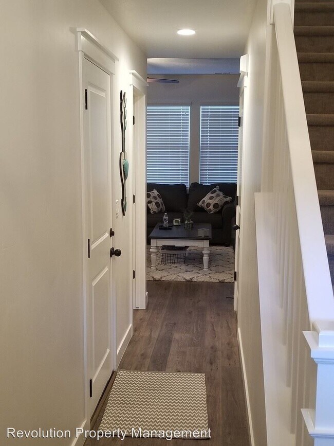Foto del edificio - 1547 E Primrose Ln