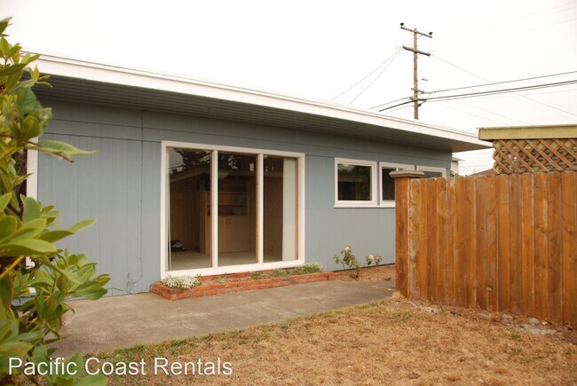 Building Photo - 2 br, 1 bath House - 3241 Glen Street