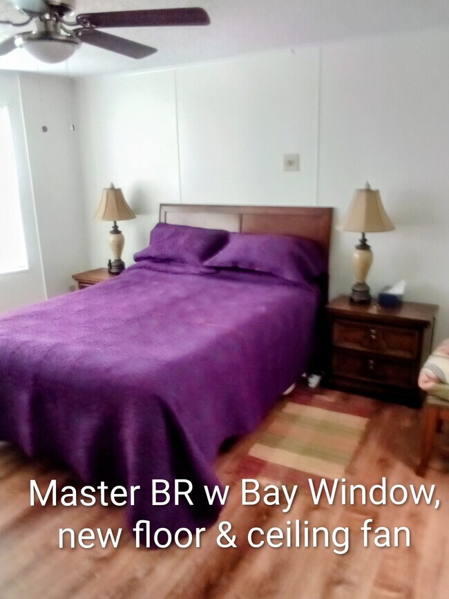 Foto del edificio - 701 Harper Pl