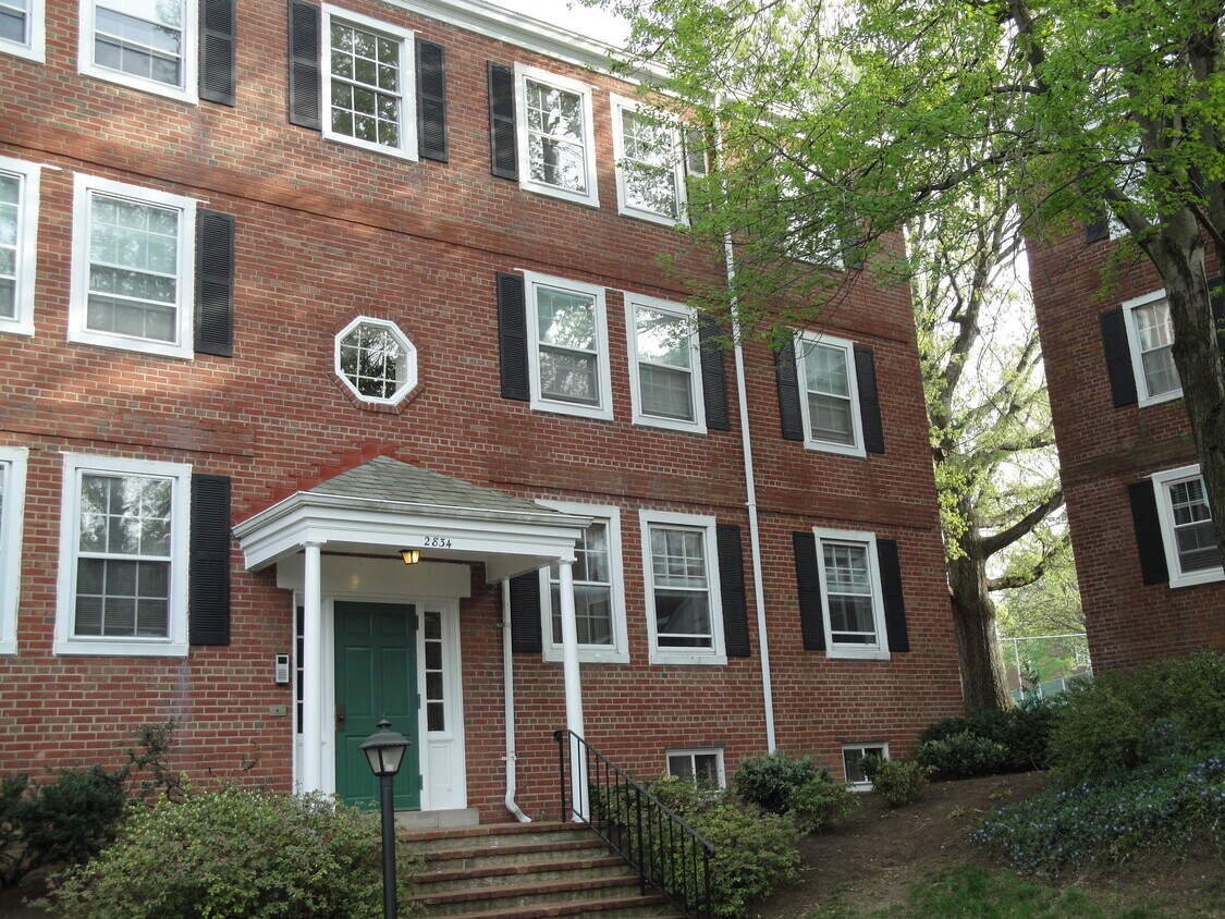 Exterior - 2834 S Abingdon St