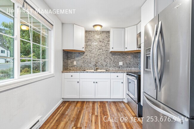Building Photo - 4019 S 69th St
