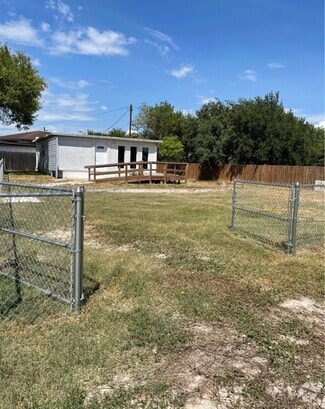 Building Photo - 730 N Dahlia St