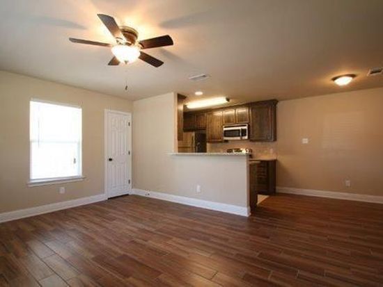 Foto del edificio - 8112 Tanner Ave