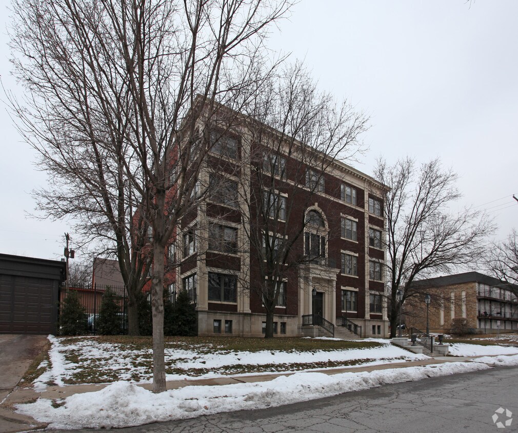 3800 Baltimore Ave, Kansas City, MO 64111 Apartments Kansas City, MO