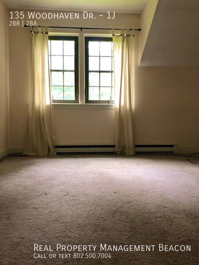 Building Photo - 2bd/1 1/2 bath Woodhaven Condominium
