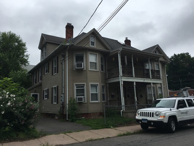 298 Spruce Street, Manchester - 100 Quaker Ln S