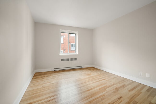 Building Photo - 1375 Crois Sherwood