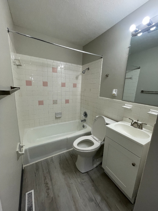 Building Photo - 343 Pershing Ave NE