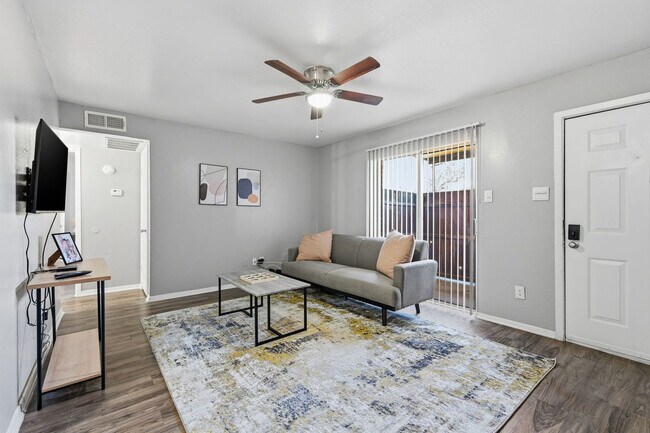 Foto del edificio - 2001-2007 Teasley Lane-SI FL2-ID1612708P