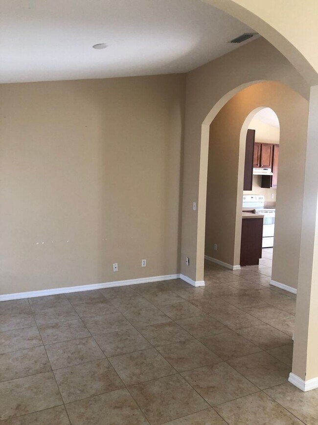 Foto del edificio - 3 BEDROOM RENTAL HOME AVAILBLE NOW
