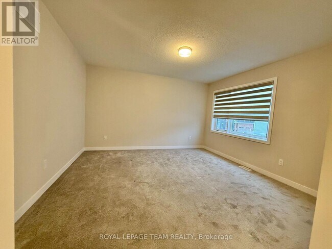 Building Photo - 303 Canadensis Ln