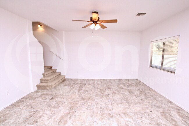 Building Photo - Beautiful 2199 Sqft Two-story home in Tucson!
