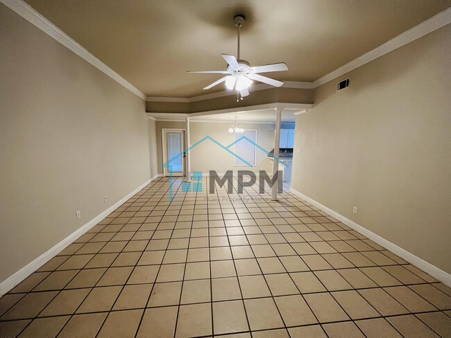 Building Photo - 1114 Otis St