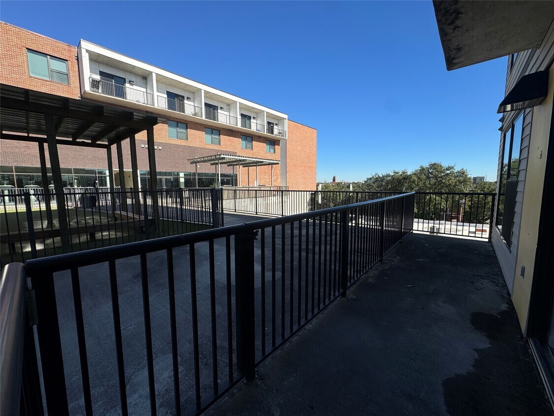 Foto principal - 3550 Main St