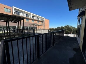 Building Photo - 3550 Main St