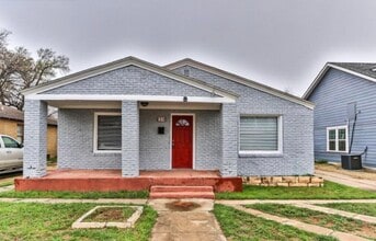 Building Photo - 2310 15th St
