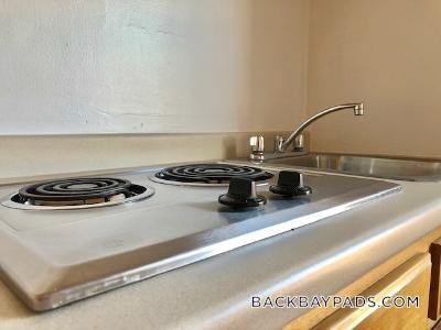 Building Photo - 405 Beacon St