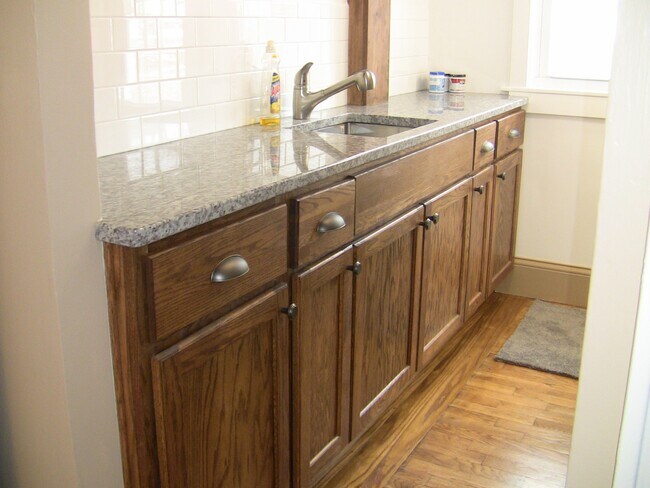 Granite counter top - 185 S Wilson St